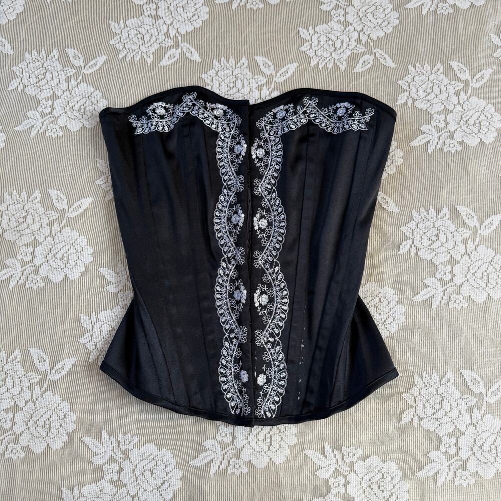 Vintage Y2K Charlotte Russe Black Embroidered Corset Size M